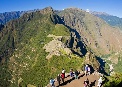 Caminata en la montaña Machu Picchu