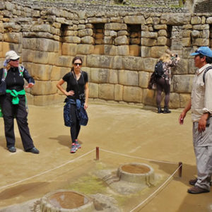 Servicio de Guiado en Machu Picchu – Contratar Guia en Machu Picchu – Tour Guiado
