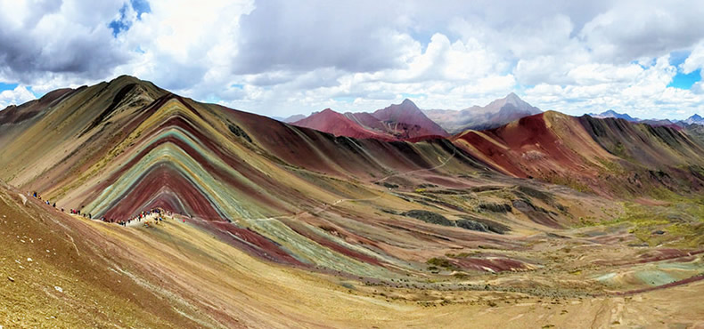 Tour Montaña de Siete Colores con Valle Rojo