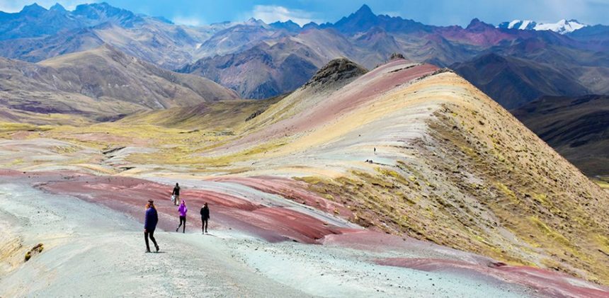 Tour Montaña de Colores Palccoyo Full Day en Cusco